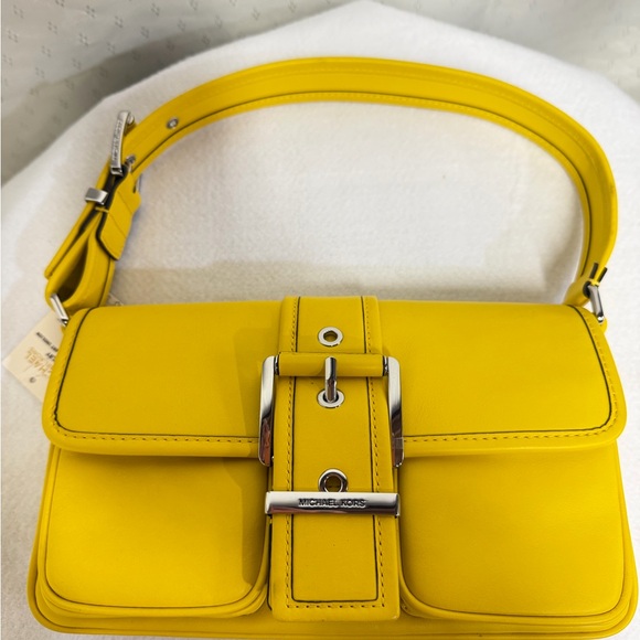 Michael Kors MICHAEL MICHAEL KORS
Colby Medium Leather Shoulder Bag - Picture 5 of 16